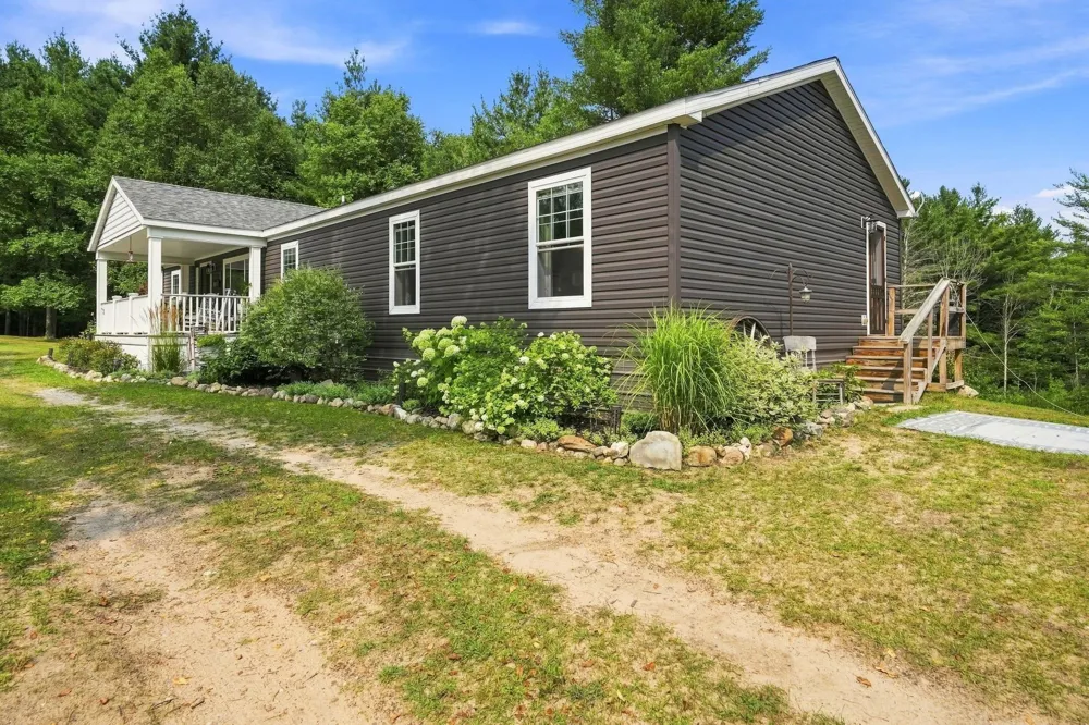 21222 21 Mile Road Burdell Township, MI 49688
