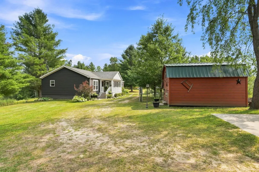 21222 21 Mile Road Burdell Township, MI 49688