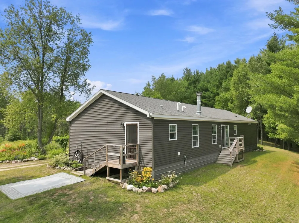21222 21 Mile Road Burdell Township, MI 49688
