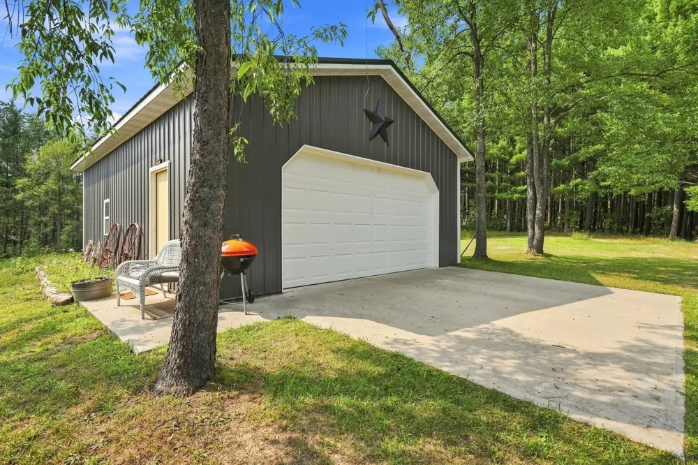 21222 21 Mile Road Burdell Township, MI 49688