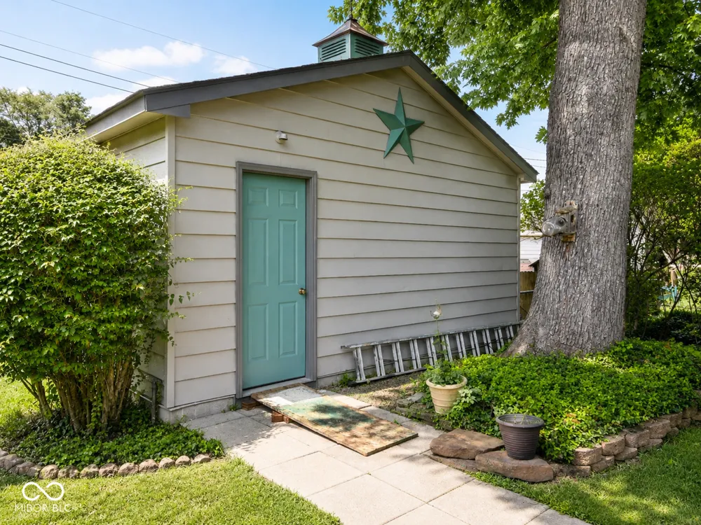 2216 Caldwell Place Columbus, IN 47201