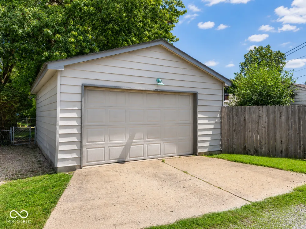 2216 Caldwell Place Columbus, IN 47201