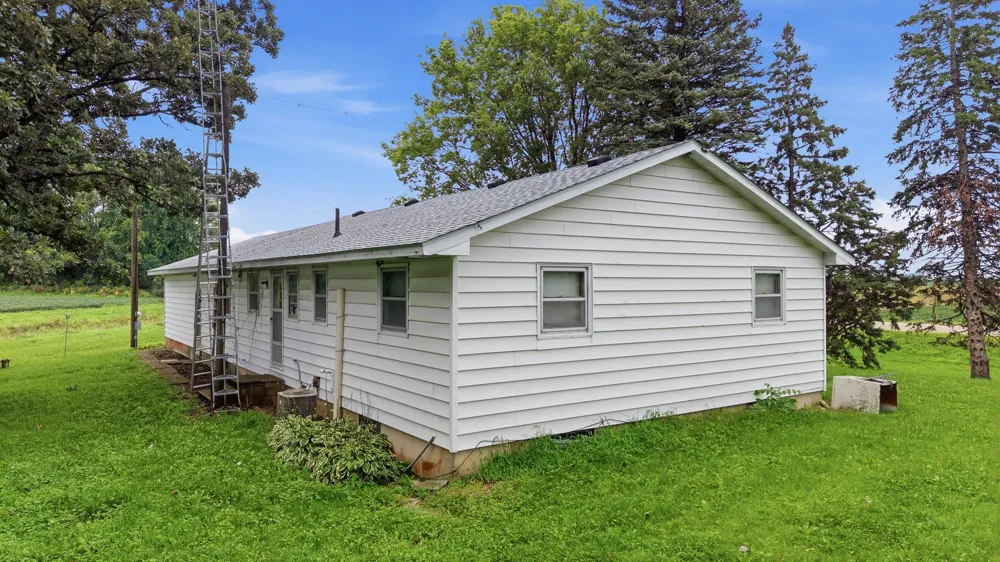 14771 295th Avenue Waseca, MN 56093
