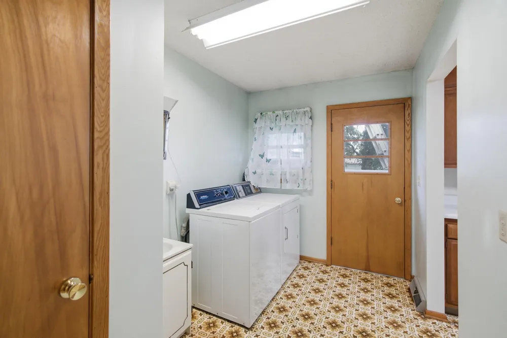 14771 295th Avenue Waseca, MN 56093