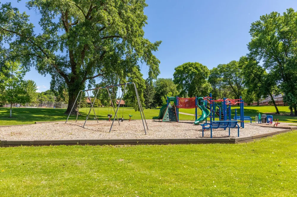 1355 Medora Road Mendota Heights, MN 55118