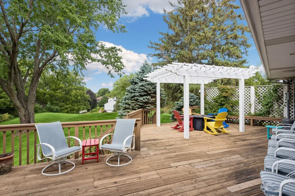 1355 Medora Road Mendota Heights, MN 55118