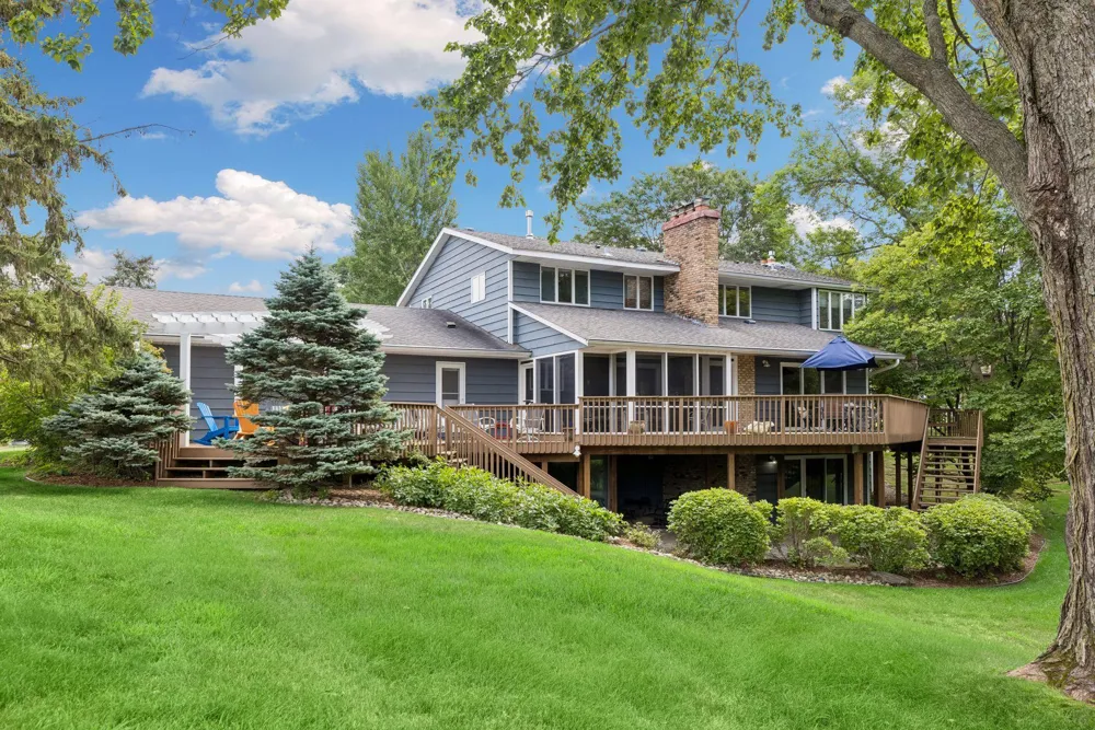 1355 Medora Road Mendota Heights, MN 55118