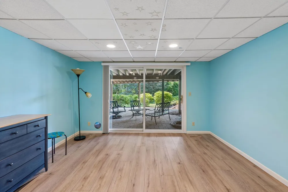 1355 Medora Road Mendota Heights, MN 55118