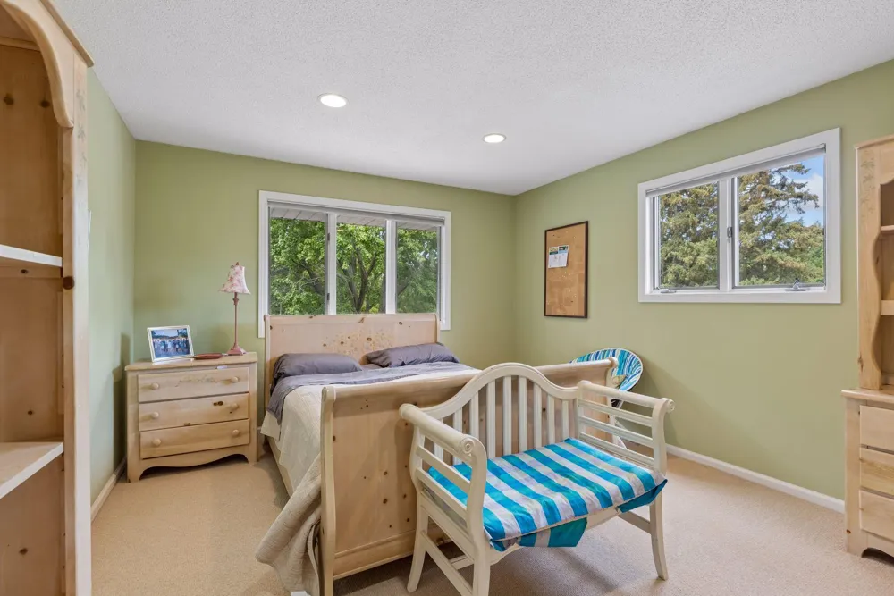 1355 Medora Road Mendota Heights, MN 55118