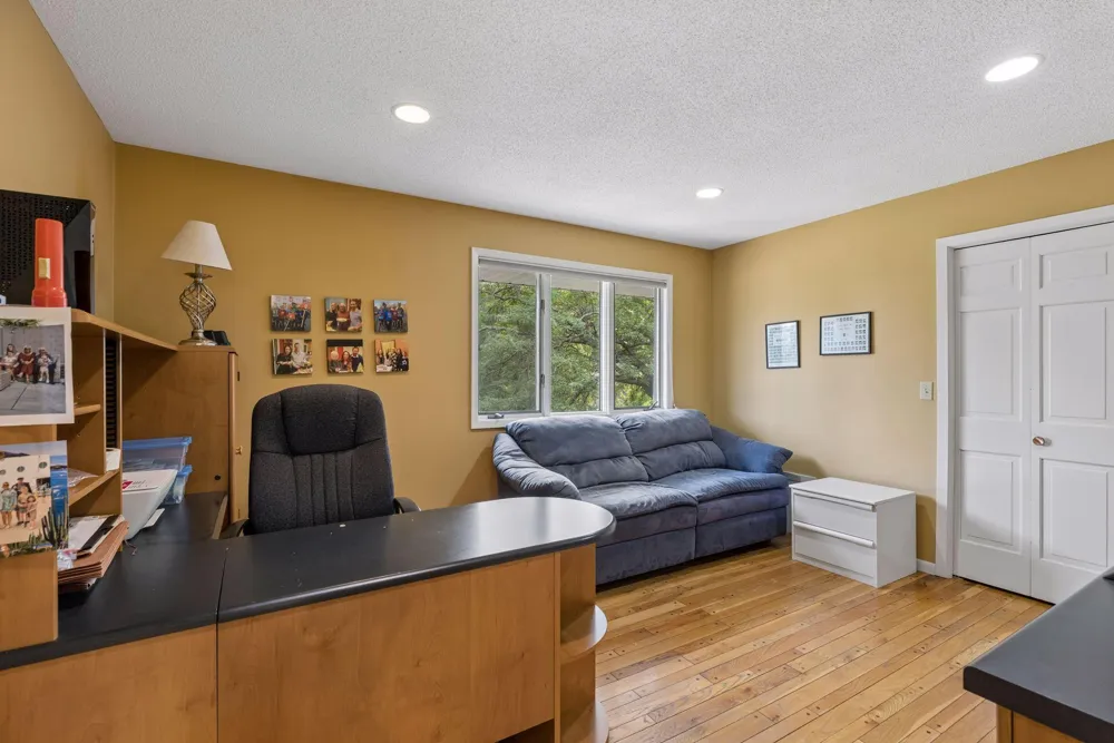 1355 Medora Road Mendota Heights, MN 55118