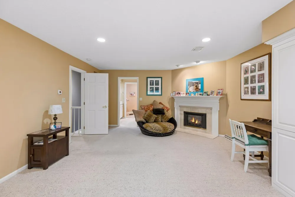 1355 Medora Road Mendota Heights, MN 55118