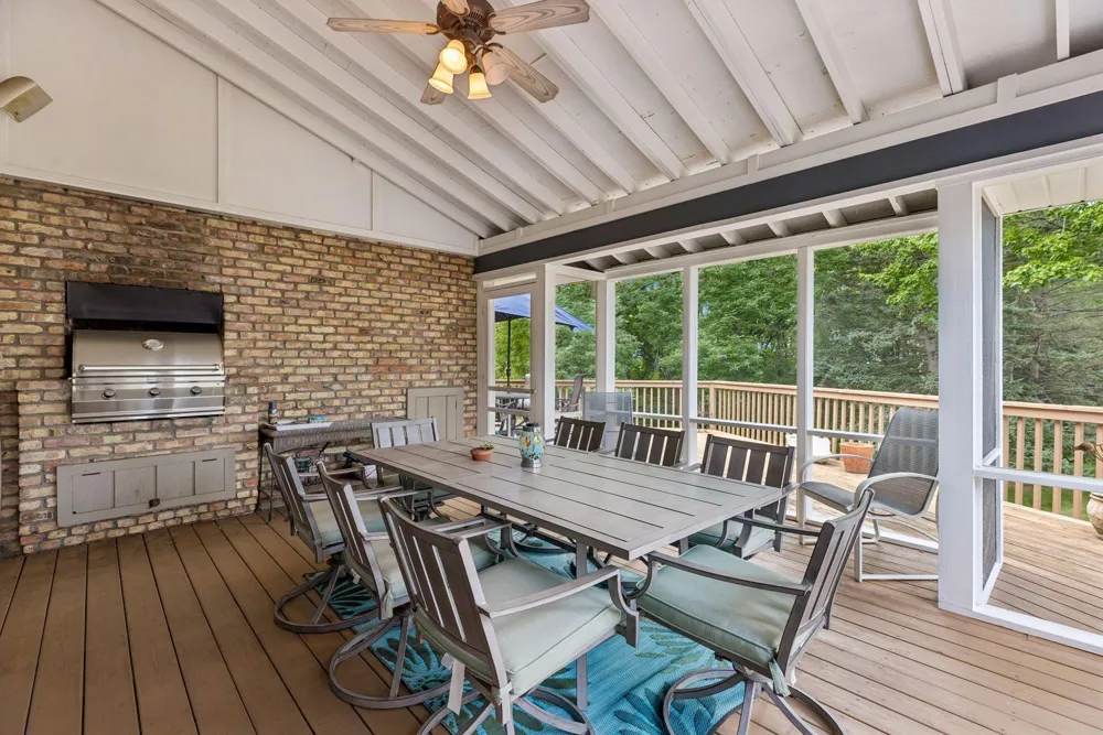 1355 Medora Road Mendota Heights, MN 55118