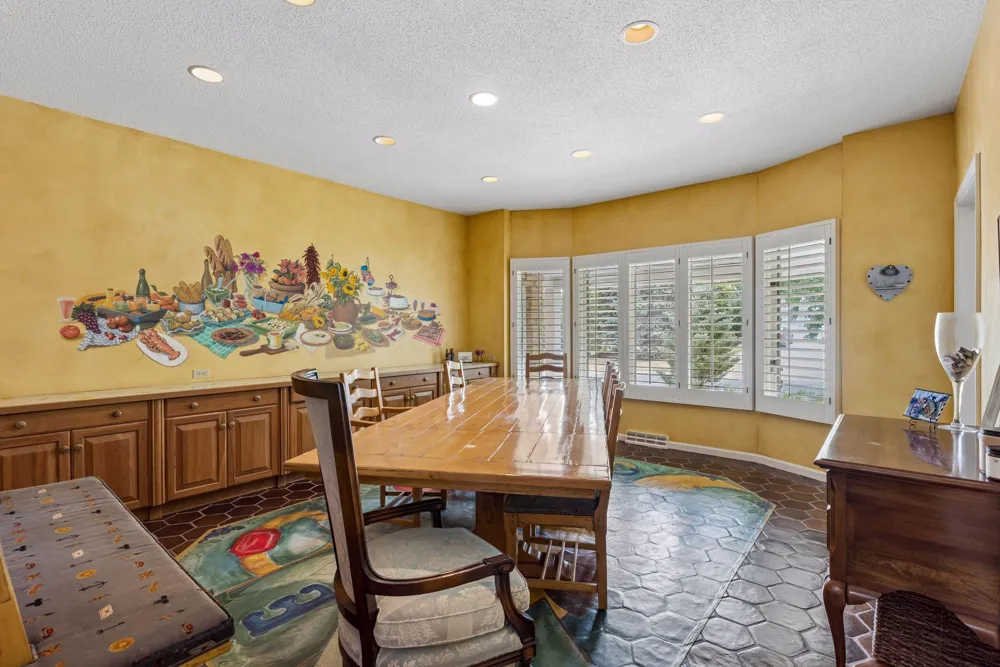 1355 Medora Road Mendota Heights, MN 55118