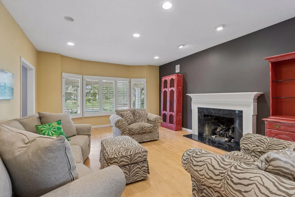 1355 Medora Road Mendota Heights, MN 55118