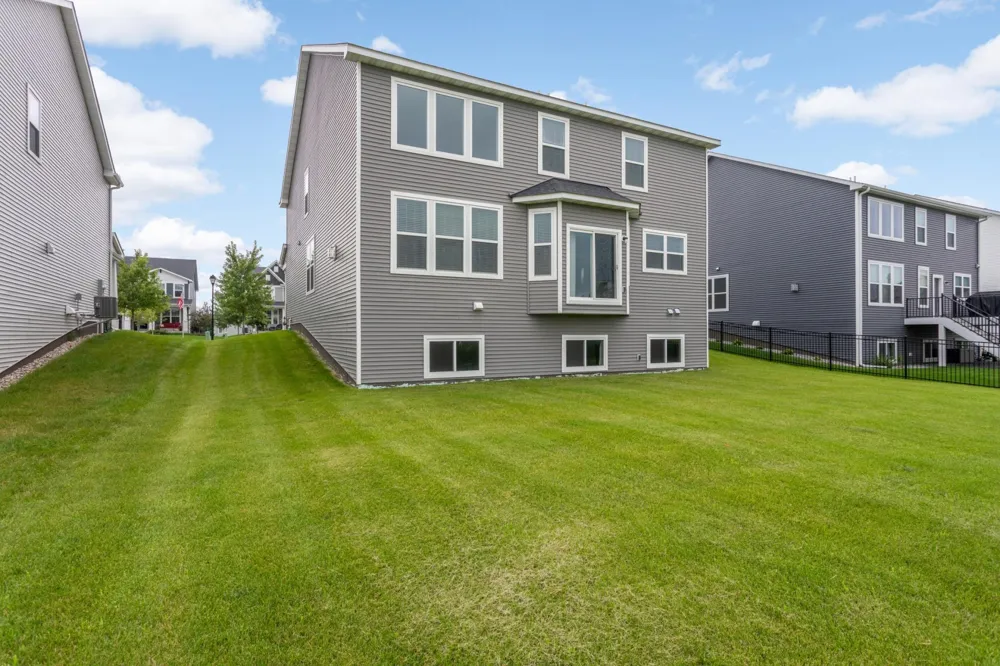 4917 Obsidian Way Victoria, MN 55386