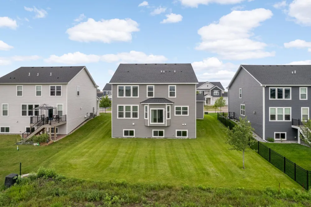 4917 Obsidian Way Victoria, MN 55386