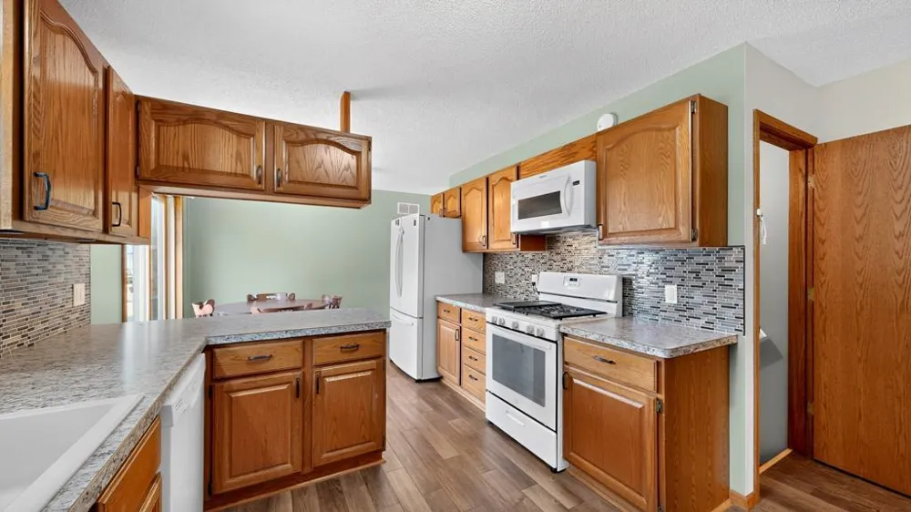 1028 W Elm Street Lake City, MN 55041