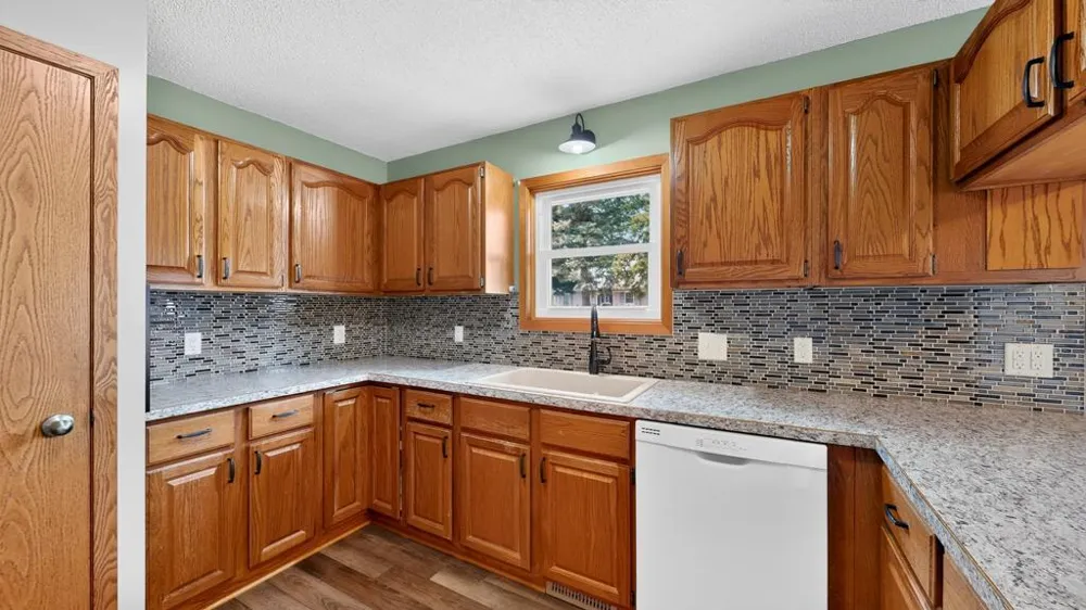 1028 W Elm Street Lake City, MN 55041