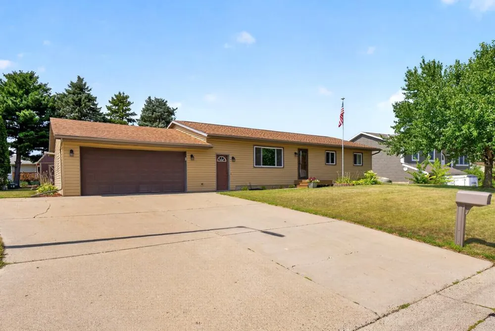 1028 W Elm Street Lake City, MN 55041