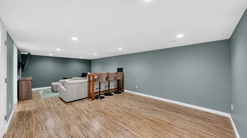 1028 W Elm Street Lake City, MN 55041