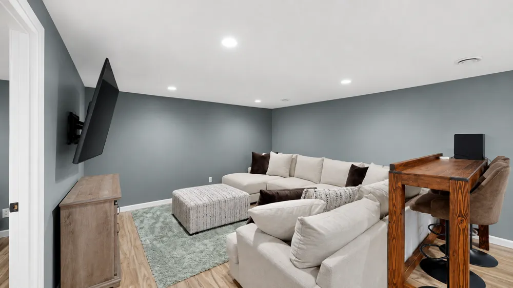 1028 W Elm Street Lake City, MN 55041
