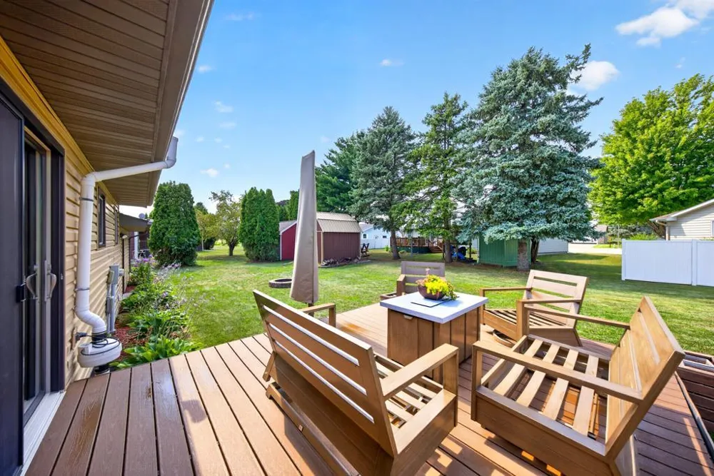 1028 W Elm Street Lake City, MN 55041
