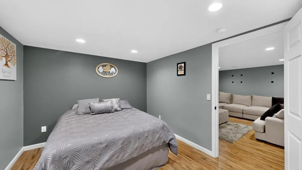 1028 W Elm Street Lake City, MN 55041