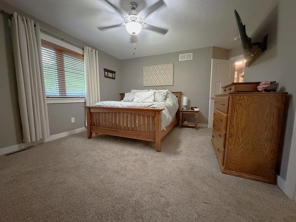3221 Lakeridge Drive NW Rochester, MN 55901
