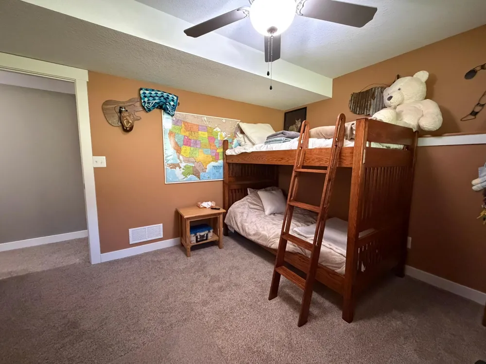 3221 Lakeridge Drive NW Rochester, MN 55901