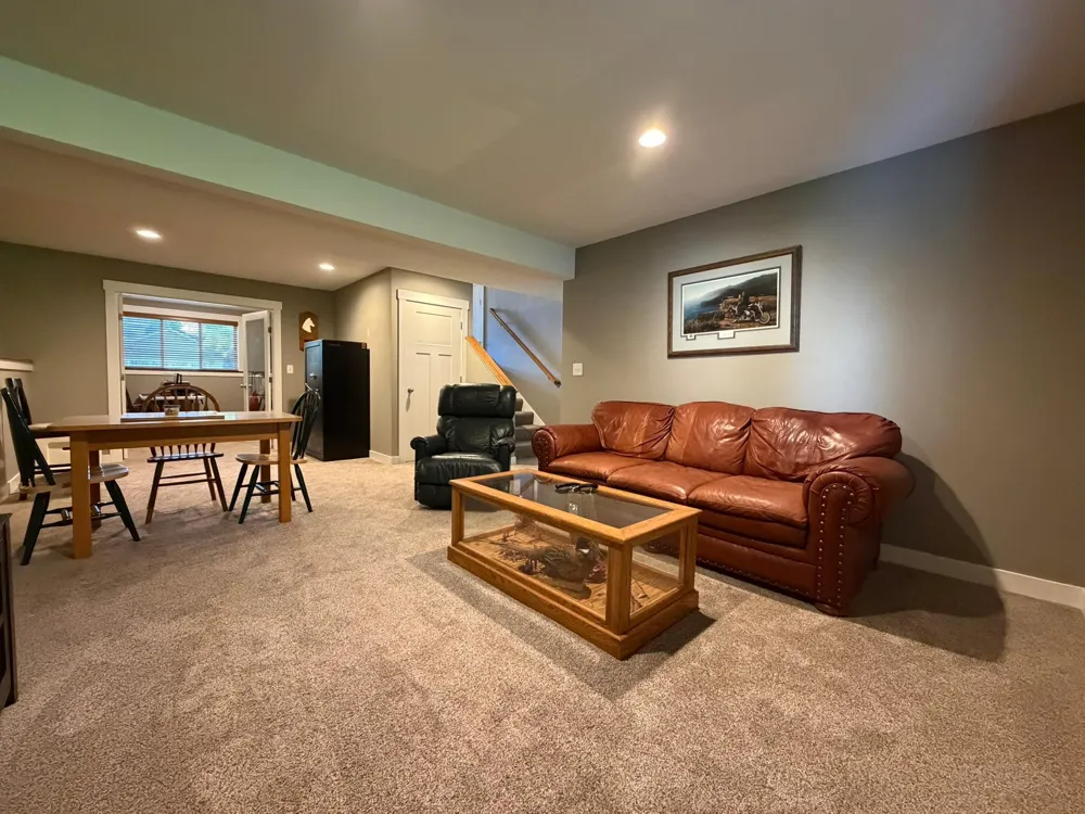 3221 Lakeridge Drive NW Rochester, MN 55901