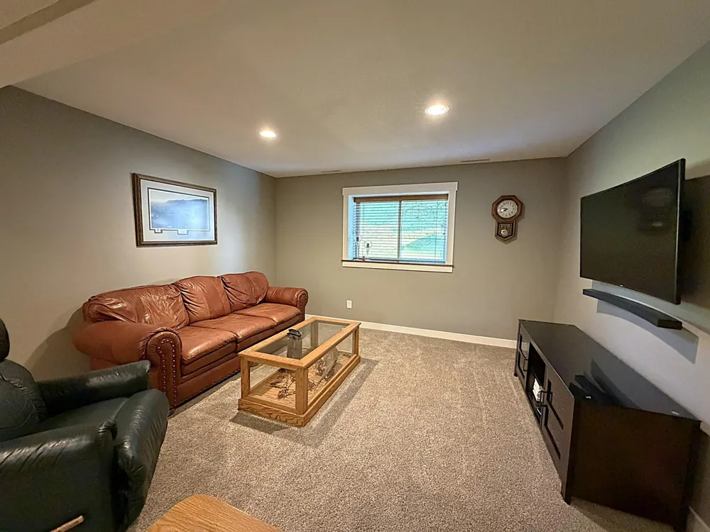 3221 Lakeridge Drive NW Rochester, MN 55901