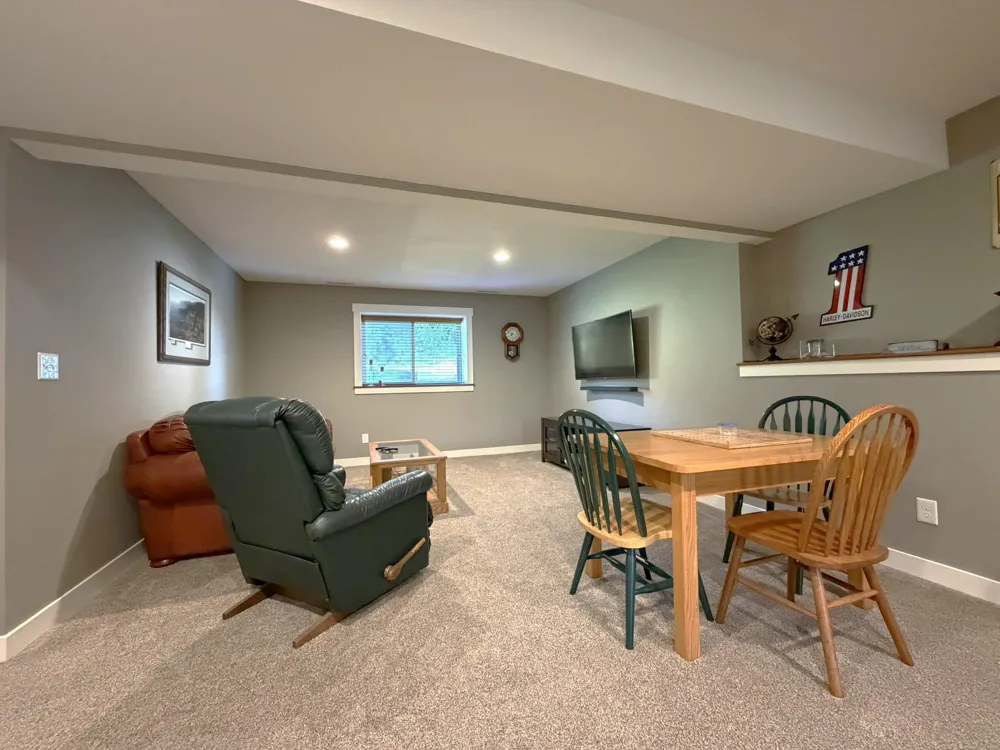 3221 Lakeridge Drive NW Rochester, MN 55901