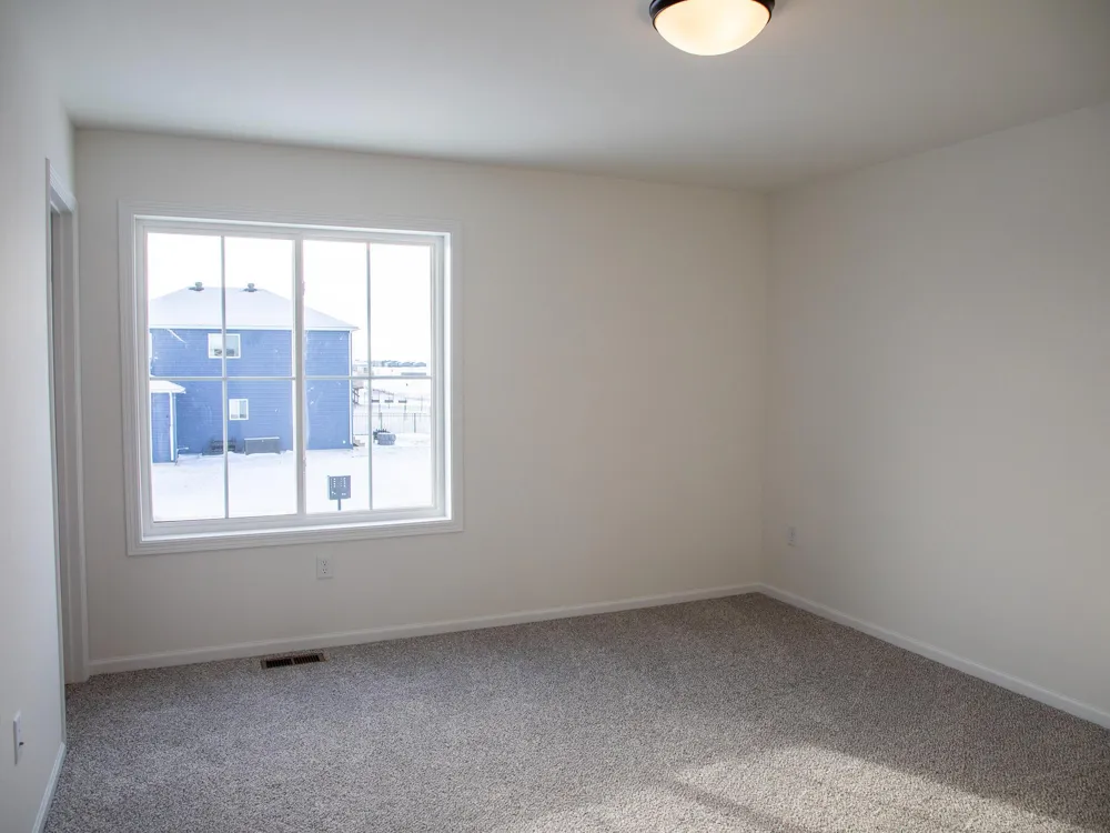 1142 W 55 AVENUE West Fargo, ND 58047