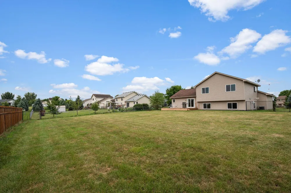 6194 Karmen Avenue NE Albertville, MN 55301