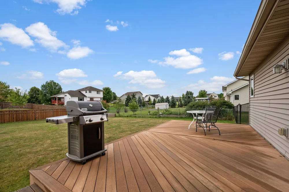 6194 Karmen Avenue NE Albertville, MN 55301