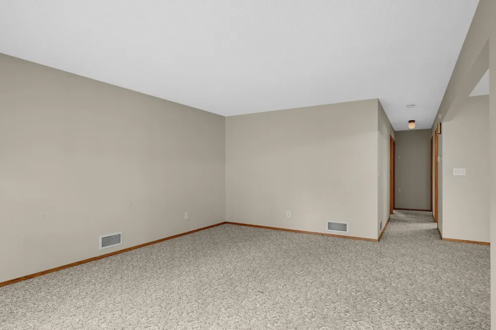 7719 Knollwood Drive Mounds View, MN 55112