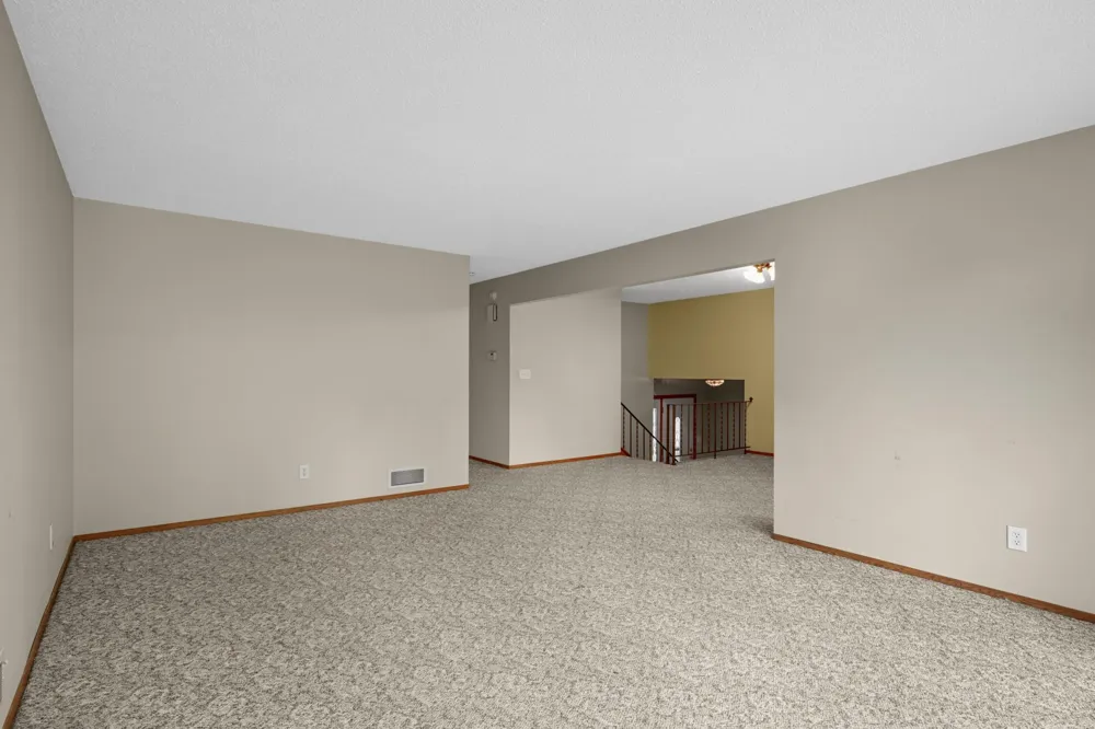 7719 Knollwood Drive Mounds View, MN 55112