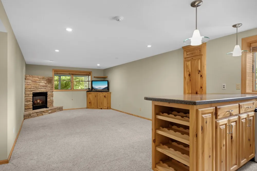 7719 Knollwood Drive Mounds View, MN 55112