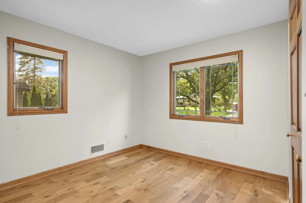 7719 Knollwood Drive Mounds View, MN 55112