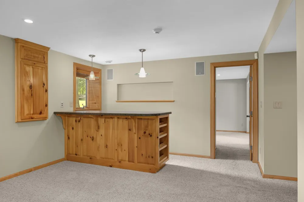 7719 Knollwood Drive Mounds View, MN 55112