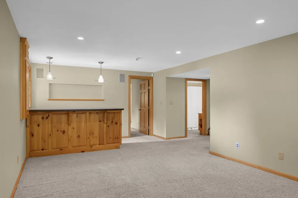 7719 Knollwood Drive Mounds View, MN 55112