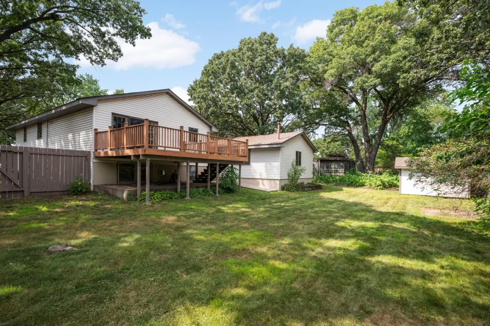 7719 Knollwood Drive Mounds View, MN 55112