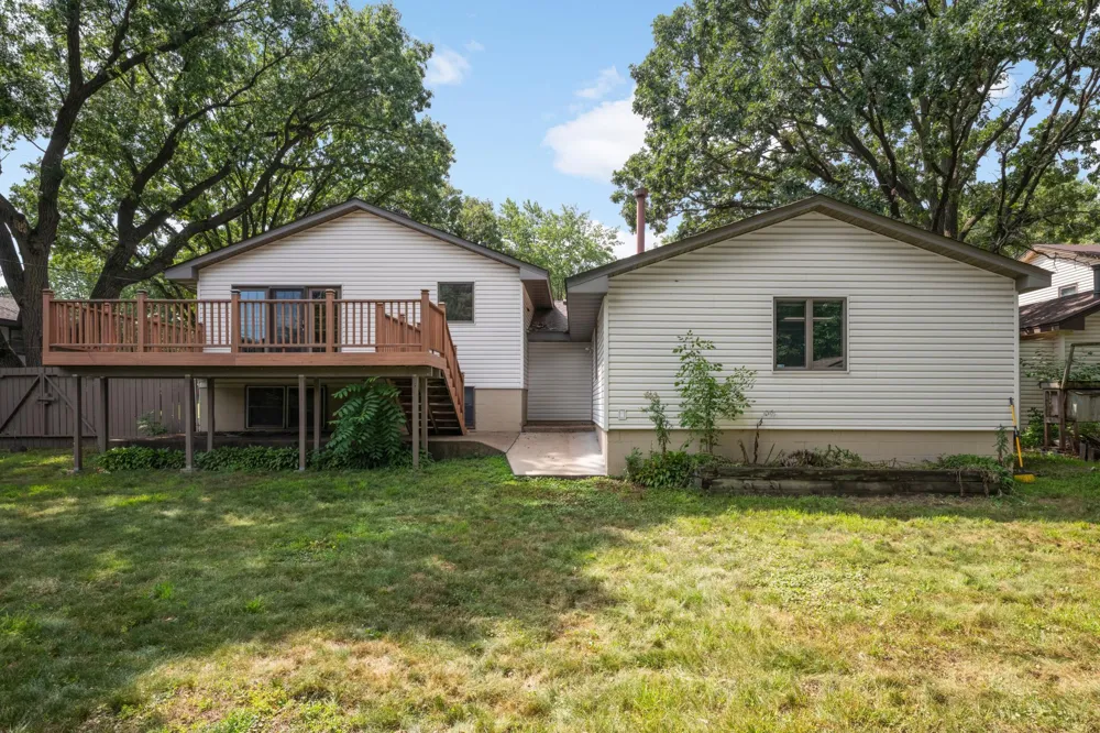 7719 Knollwood Drive Mounds View, MN 55112