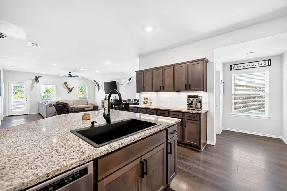 713 SADDLE HORN Royse City, TX 75189