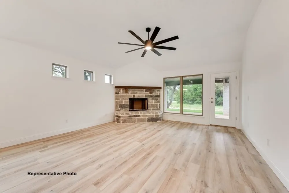309 Skeen Peak Drive Springtown, TX 76082