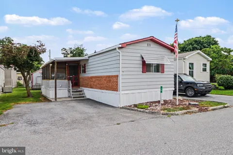 16 FOUR LITTLE ACRES DRIVE