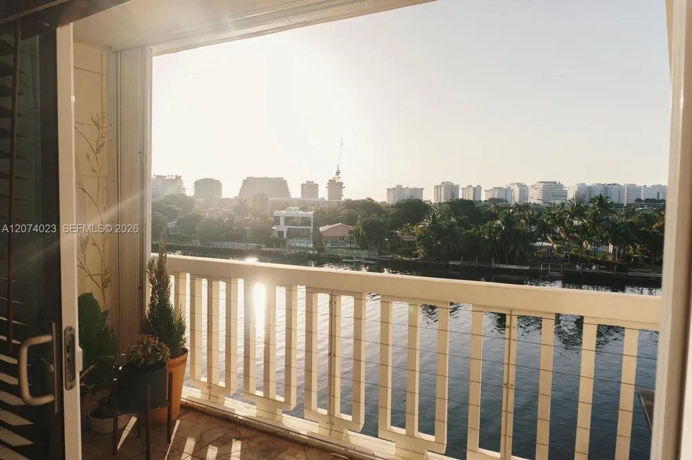 9111 E Bay Harbor Dr #5B Bay Harbor Islands, FL 33154