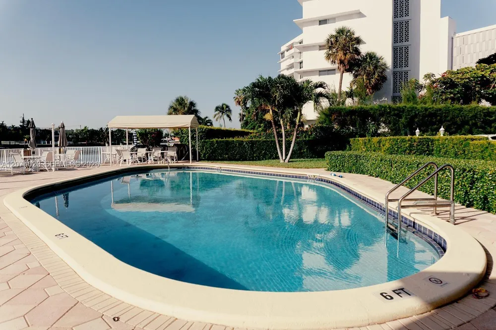 9111 E Bay Harbor Dr #5B Bay Harbor Islands, FL 33154