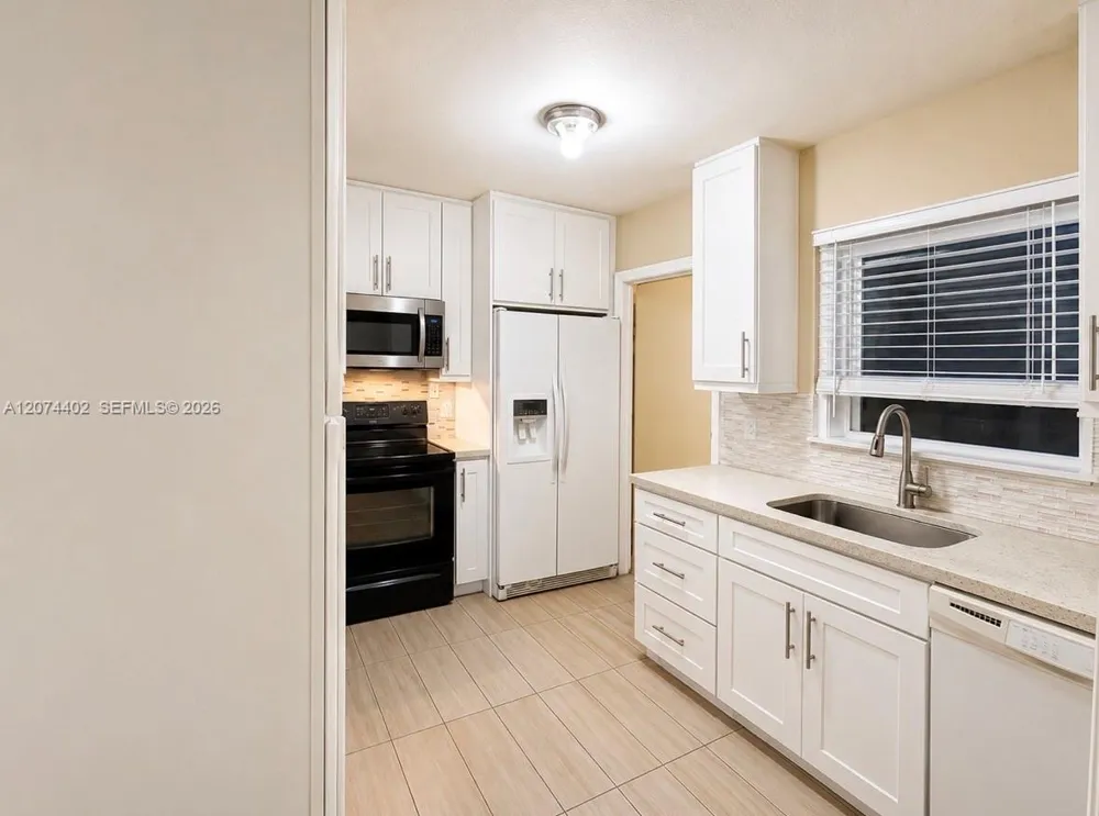 3861 NW 6th St Lauderhill, FL 33311