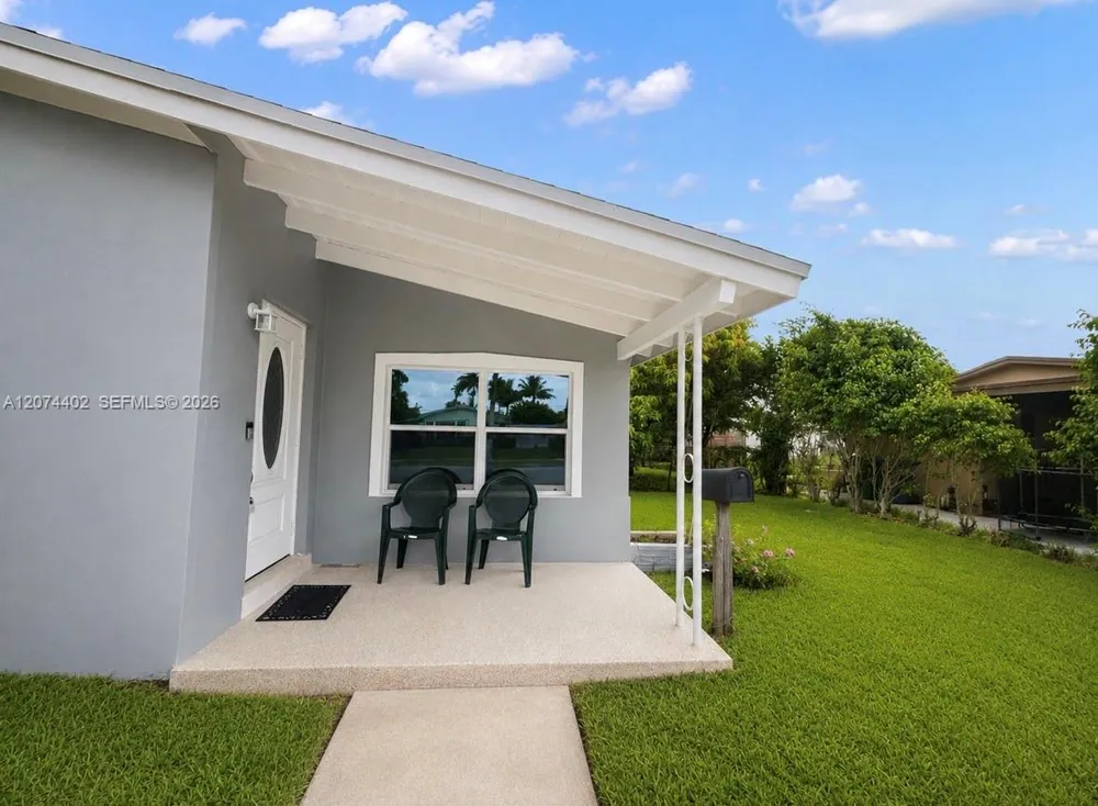 3861 NW 6th St Lauderhill, FL 33311